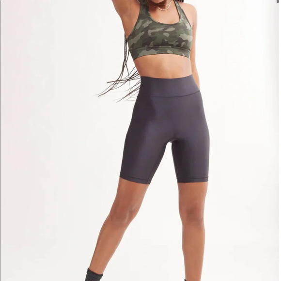 NWT All Access High Waisted Center Stage 9in Shine Biker Short Bandier Revolve - Picture 1 of 5